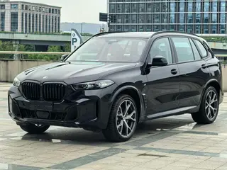 BMW X5 2025 xDrive30Li Премиум-класса M Спортивный ночной костюм