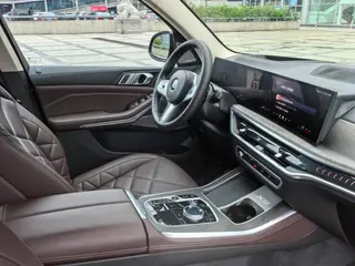 BMW X5 2025 xDrive30Li Premium Class M Sports Night Suit interior photo 11 BMW X5 2025 xDrive30Li Premium Class M Sports Night Suit interior photo 11