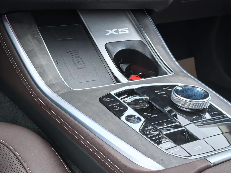 BMW X5 2025 xDrive30Li Premium Class M Sports Night Suit interior photo 14 BMW X5 2025 xDrive30Li Premium Class M Sports Night Suit interior photo 14
