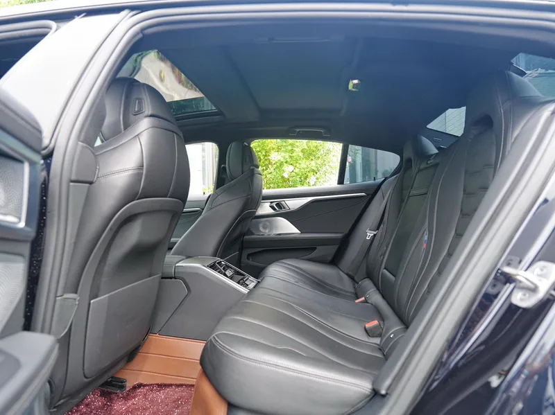 BMW 8 Series 2022 840i xDrive Four-door coupe M Sports suit interior photo 8 BMW 8 Series 2022 840i xDrive Four-door coupe M Sports suit interior photo 8