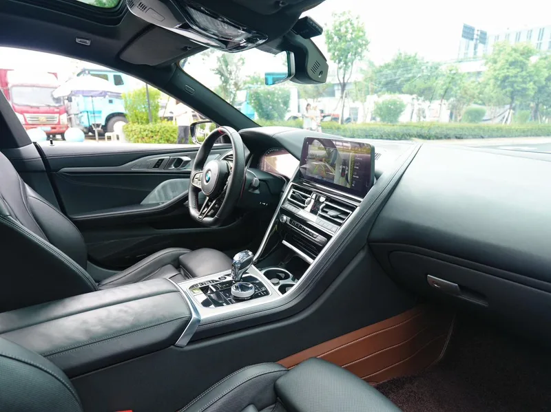 BMW 8 Series 2022 840i xDrive Four-door coupe M Sports suit interior photo 9 BMW 8 Series 2022 840i xDrive Four-door coupe M Sports suit interior photo 9