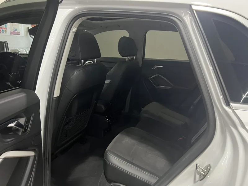 Audi Q3 2022 35 TFSI Fashion dynamic type interior photo 6 Audi Q3 2022 35 TFSI Fashion dynamic type interior photo 6