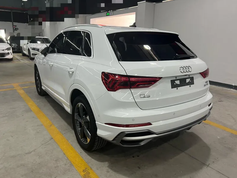 Audi Q3 2022 35 TFSI Fashion dynamic type interior photo 10 Audi Q3 2022 35 TFSI Fashion dynamic type interior photo 10