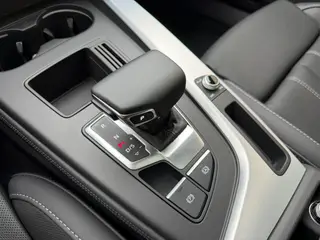 Audi A4L 2022 40 TFSI Deluxe dinámico interior foto 13 Audi A4L 2022 40 TFSI Deluxe dinámico interior foto 13