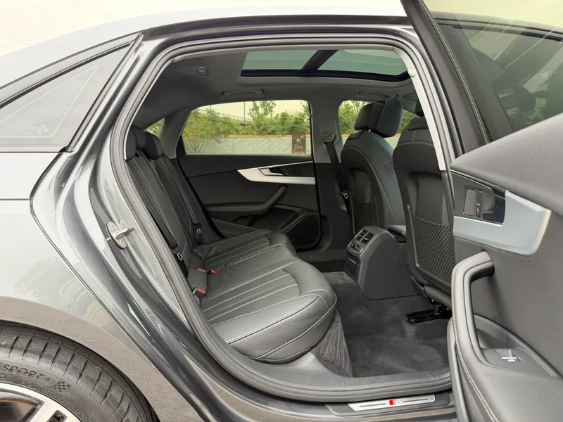 Audi A4L 2022 40 TFSI Deluxe dinámico interior foto 17 Audi A4L 2022 40 TFSI Deluxe dinámico interior foto 17