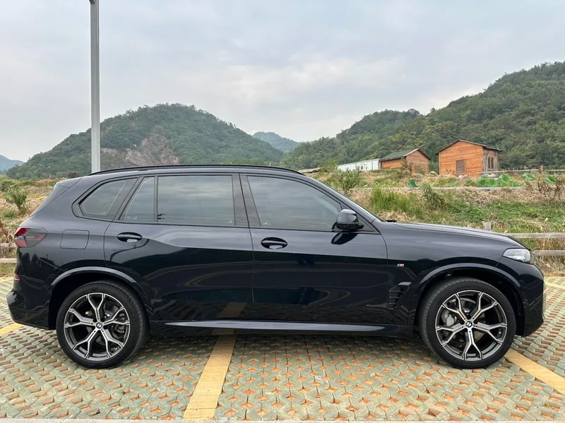 BMW X5 2023 xDrive30Li Premium Class M Sports suit exterior photo 4 BMW X5 2023 xDrive30Li Premium Class M Sports suit exterior photo 4