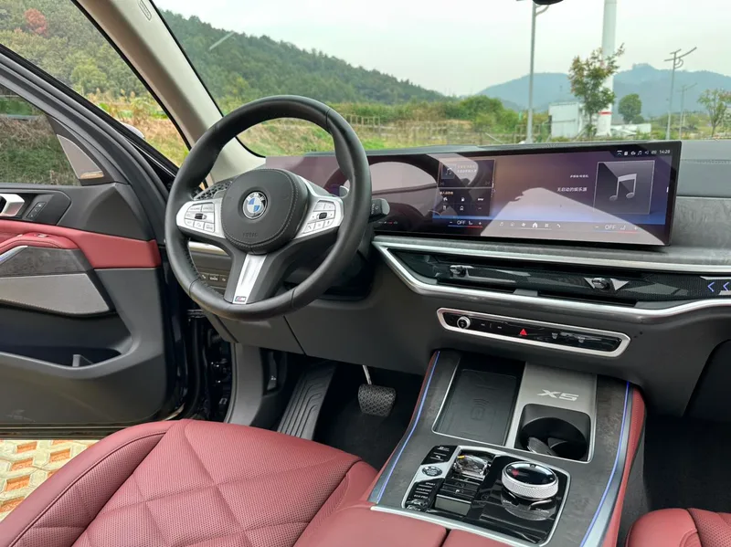 BMW X5 2023 xDrive30Li Premium Class M Sports suit interior photo 15 BMW X5 2023 xDrive30Li Premium Class M Sports suit interior photo 15