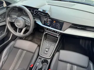Audi A3 2023 Mise à jour A3L Limousine 35 TFSI Mode Sport intérieur photo 13 Audi A3 2023 Mise à jour A3L Limousine 35 TFSI Mode Sport intérieur photo 13