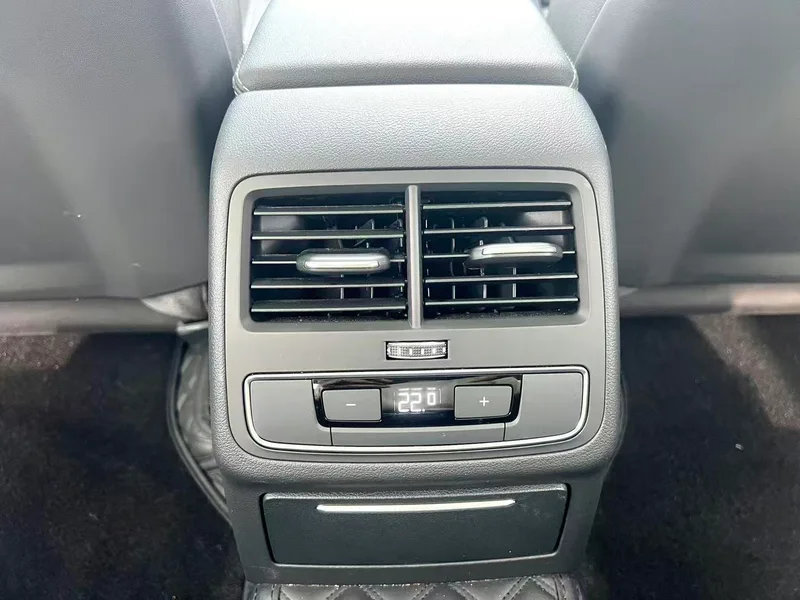 Audi A4L 2023 40 TFSI Fashion dynamic type interior photo 14 Audi A4L 2023 40 TFSI Fashion dynamic type interior photo 14