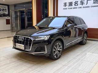 Audi Q7 2023 55 TFSI quattro S line Sporty