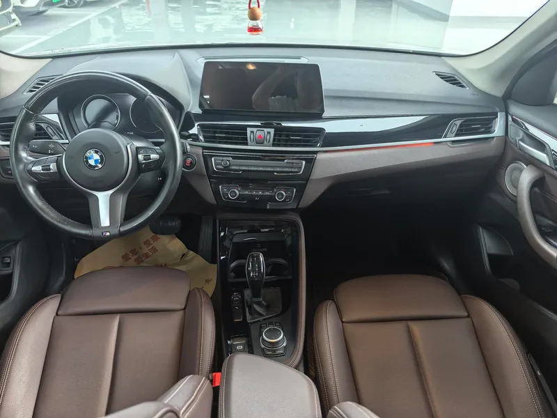 BMW X1 2021 Restyling sDrive20Li Fashionable exterior photo 4 BMW X1 2021 Restyling sDrive20Li Fashionable exterior photo 4