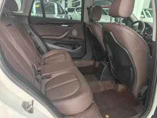 BMW X1 2021 Restyling sDrive20Li Fashionable interior photo 8 BMW X1 2021 Restyling sDrive20Li Fashionable interior photo 8