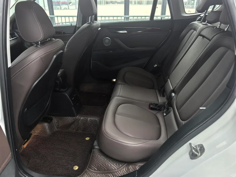 BMW X1 2021 Restyling sDrive20Li Fashionable interior photo 9 BMW X1 2021 Restyling sDrive20Li Fashionable interior photo 9