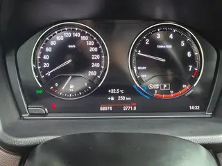 BMW X1 2021 Restyling sDrive20Li Fashionable interior photo 10 BMW X1 2021 Restyling sDrive20Li Fashionable interior photo 10