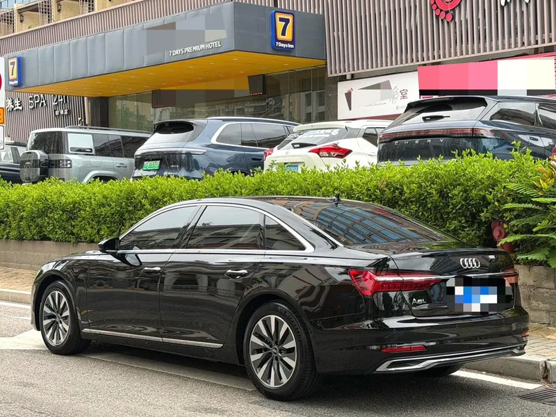 Audi A6L 2024 45 TFSI quattro Elegante y elegante interior foto 12 Audi A6L 2024 45 TFSI quattro Elegante y elegante interior foto 12