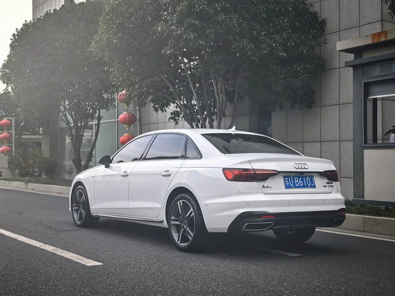 Audi A4L 2022 40 TFSI Fashion and Elegant exterior photo 4 Audi A4L 2022 40 TFSI Fashion and Elegant exterior photo 4