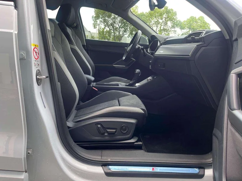 Audi Q3 2022 35 TFSI Fashion dynamic type interior photo 9 Audi Q3 2022 35 TFSI Fashion dynamic type interior photo 9