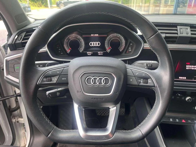 Audi Q3 2022 35 TFSI Fashion dynamic type interior photo 11 Audi Q3 2022 35 TFSI Fashion dynamic type interior photo 11