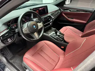 BMW 5 Series 2022 525Li M Conjunto deportivo interior foto 11 BMW 5 Series 2022 525Li M Conjunto deportivo interior foto 11
