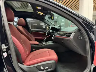 BMW 5 Series 2022 525Li M Conjunto deportivo interior foto 16 BMW 5 Series 2022 525Li M Conjunto deportivo interior foto 16