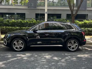 Audi Q5L 2023 45T Deluxe dinámico exterior foto 3 Audi Q5L 2023 45T Deluxe dinámico exterior foto 3