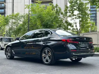 BMW 5 Series 2022 Reforma 530Li Líder Traje de lujo exterior foto 6 BMW 5 Series 2022 Reforma 530Li Líder Traje de lujo exterior foto 6