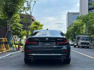 BMW 5 Series 2022 Reforma 530Li Líder Traje de lujo exterior foto 7 BMW 5 Series 2022 Reforma 530Li Líder Traje de lujo exterior foto 7