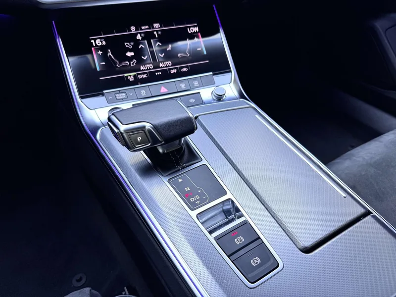 Audi A7L 2024 45 TFSI S-line Conjunto de cristal de flujo de construcción de sueños interior foto 16 Audi A7L 2024 45 TFSI S-line Conjunto de cristal de flujo de construcción de sueños interior foto 16
