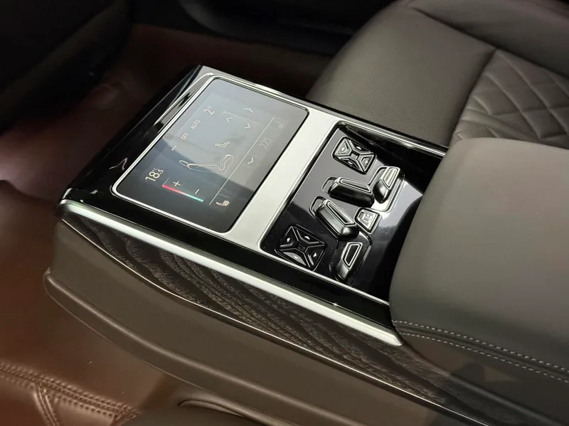Audi A8 2024 A8L 50 TFSI quattro Selection interior photo 11 Audi A8 2024 A8L 50 TFSI quattro Selection interior photo 11