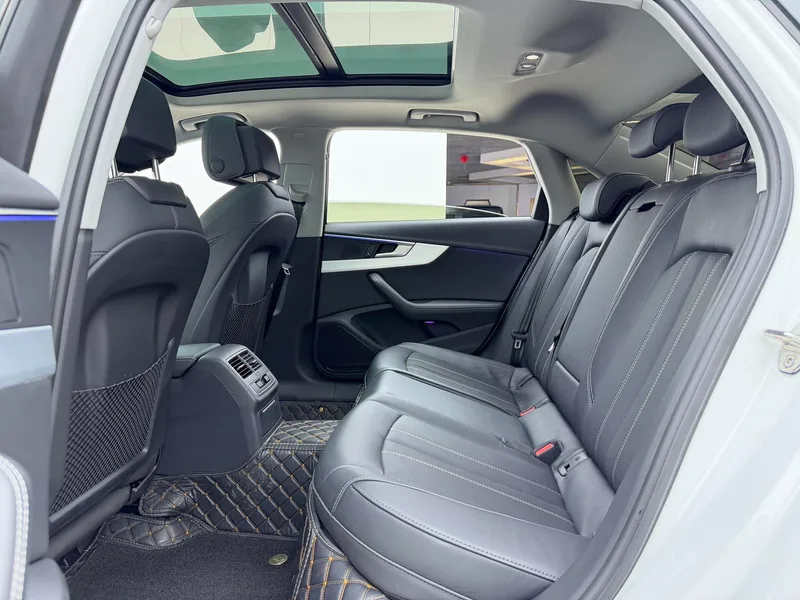 Audi A4L 2022 40 TFSI Deluxe Dynamic interior photo 6 Audi A4L 2022 40 TFSI Deluxe Dynamic interior photo 6