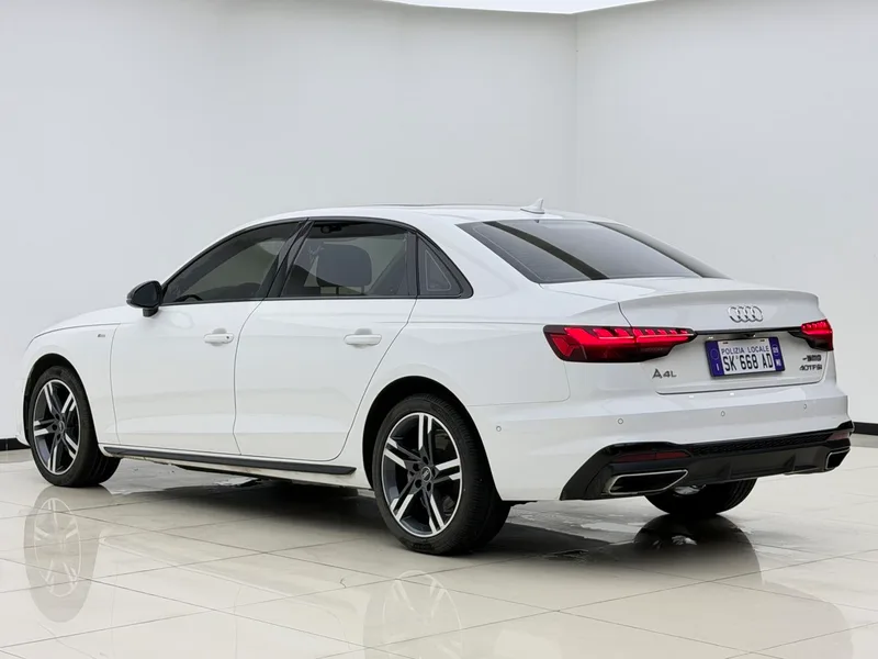 Audi A4L 2022 40 TFSI Deluxe Dynamic interior photo 7 Audi A4L 2022 40 TFSI Deluxe Dynamic interior photo 7