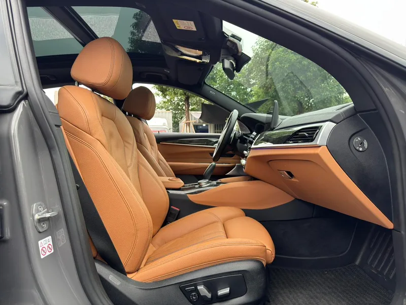 BMW 6 Series GT 2022 630i M Conjunto deportivo interior foto 9 BMW 6 Series GT 2022 630i M Conjunto deportivo interior foto 9