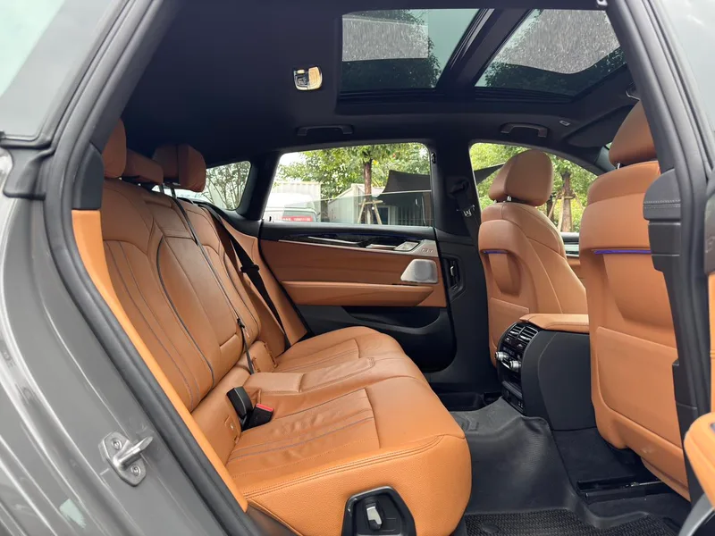 BMW 6 Series GT 2022 630i M Conjunto deportivo interior foto 11 BMW 6 Series GT 2022 630i M Conjunto deportivo interior foto 11