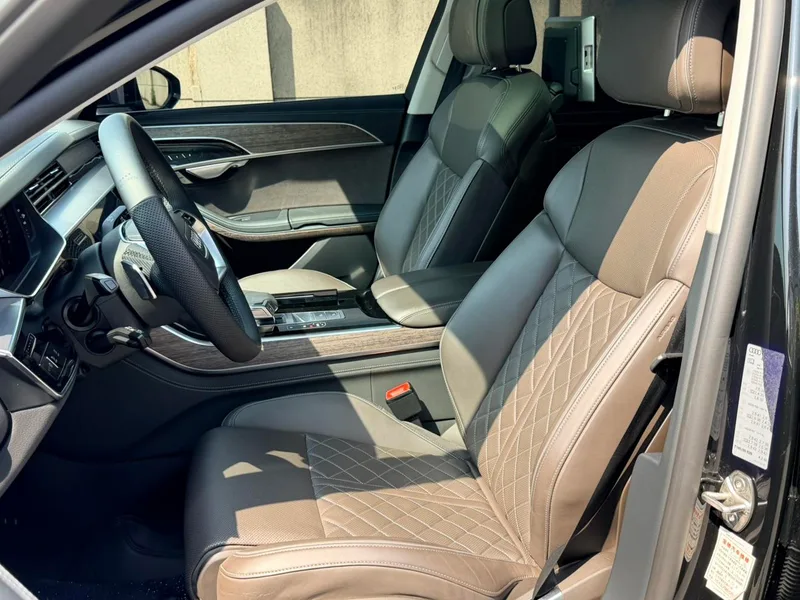 Audi A8 2024 A8L 55 TFSI quattro Flagship interior photo 11 Audi A8 2024 A8L 55 TFSI quattro Flagship interior photo 11