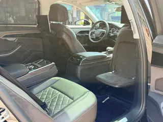 Audi A8 2024 A8L 55 TFSI quattro Flagship interior photo 16 Audi A8 2024 A8L 55 TFSI quattro Flagship interior photo 16