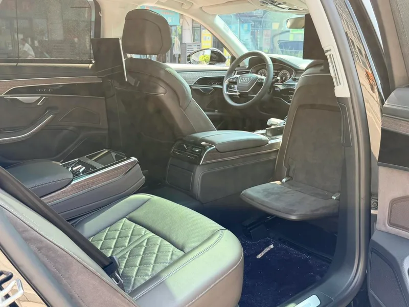 Audi A8 2024 A8L 55 TFSI quattro Flagship interior photo 16 Audi A8 2024 A8L 55 TFSI quattro Flagship interior photo 16