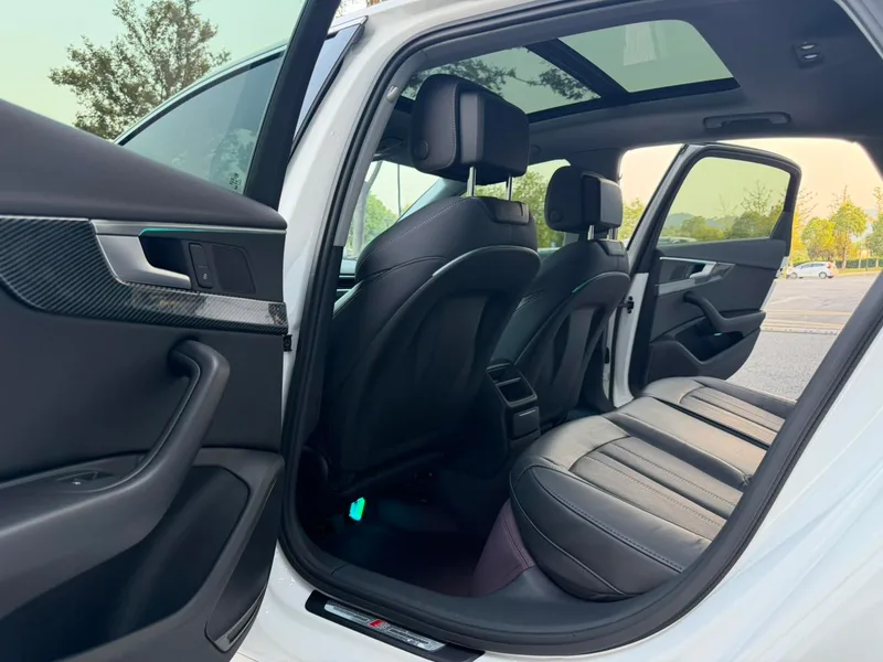 Audi A4L 2022 40 TFSI Fashion dynamic type interior photo 13 Audi A4L 2022 40 TFSI Fashion dynamic type interior photo 13