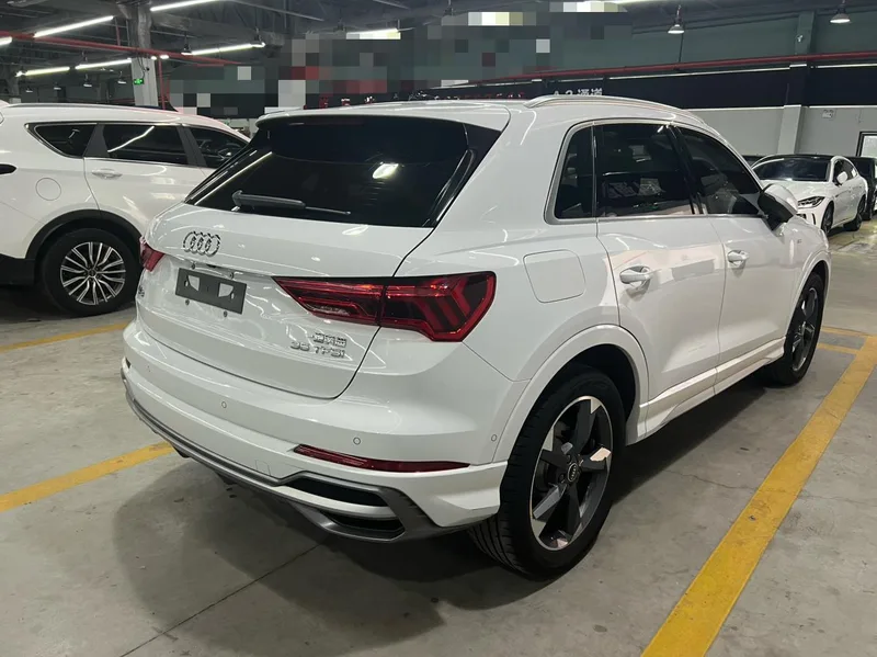 Audi Q3 2022 35 TFSI Fashion dynamic type interior photo 10 Audi Q3 2022 35 TFSI Fashion dynamic type interior photo 10