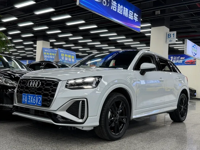 Audi Q2L 2022 35 TFSI Tipo dinámico agresivo exterior foto 1 Audi Q2L 2022 35 TFSI Tipo dinámico agresivo exterior foto 1