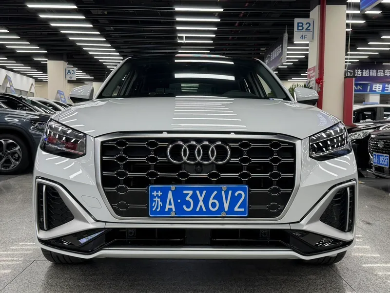 Audi Q2L 2022 35 TFSI Tipo dinámico agresivo exterior foto 2 Audi Q2L 2022 35 TFSI Tipo dinámico agresivo exterior foto 2