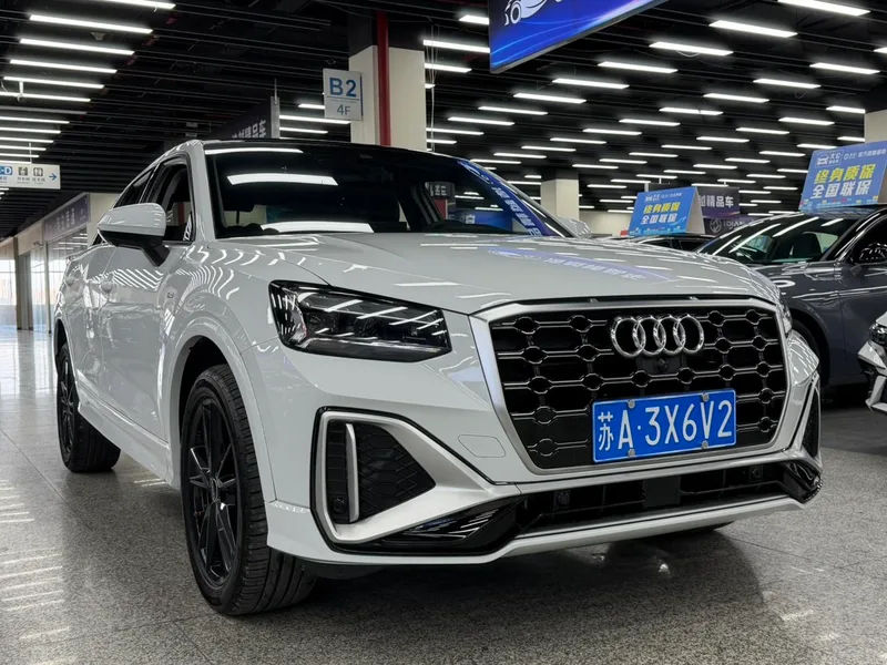 Audi Q2L 2022 35 TFSI Tipo dinámico agresivo exterior foto 3 Audi Q2L 2022 35 TFSI Tipo dinámico agresivo exterior foto 3