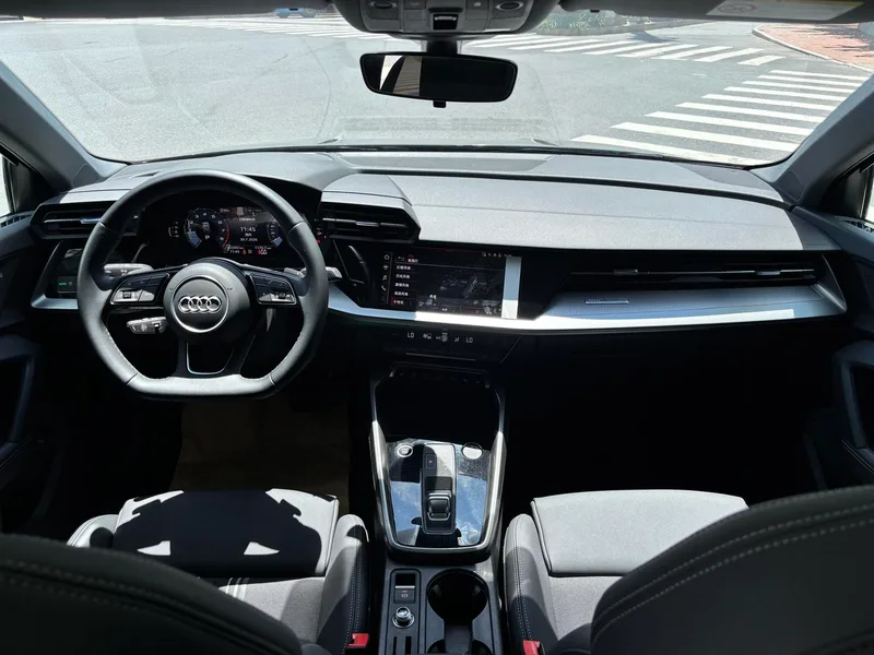 Audi A3 2023 Restyling Sportback 35 TFSI Fashion Sport interior photo 14 Audi A3 2023 Restyling Sportback 35 TFSI Fashion Sport interior photo 14