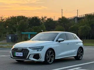 Audi A3 2022 Sportback 35 TFSI Luxury Sport