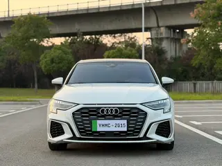 Audi A3 2022 Sportback 35 TFSI Deportes de lujo exterior foto 2 Audi A3 2022 Sportback 35 TFSI Deportes de lujo exterior foto 2