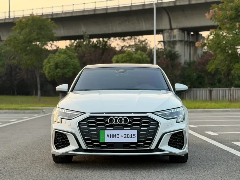 Audi A3 2022 Sportback 35 TFSI Deportes de lujo exterior foto 2 Audi A3 2022 Sportback 35 TFSI Deportes de lujo exterior foto 2