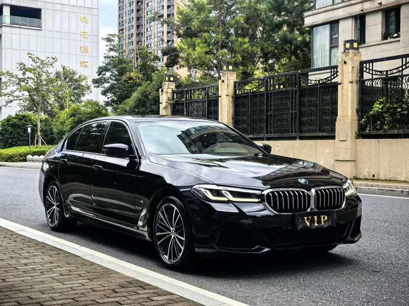 BMW 5 Series 2023 Restyling 530Li Leading Type M Sports suit exterior photo 3
