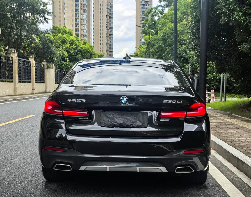 BMW 5 Series 2023 Restyling 530Li Leading Type M Sports suit exterior photo 5