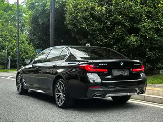 BMW 5 Series 2023 Restyling 530Li Leading Type M Sports suit exterior photo 6