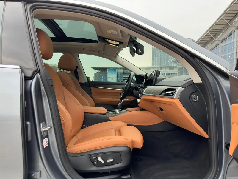BMW 6 Series GT 2022 630i Set de diseño de lujo interior foto 12 BMW 6 Series GT 2022 630i Set de diseño de lujo interior foto 12
