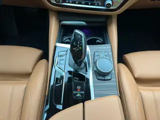 BMW 6 Series GT 2022 630i Set de diseño de lujo interior foto 20 BMW 6 Series GT 2022 630i Set de diseño de lujo interior foto 20